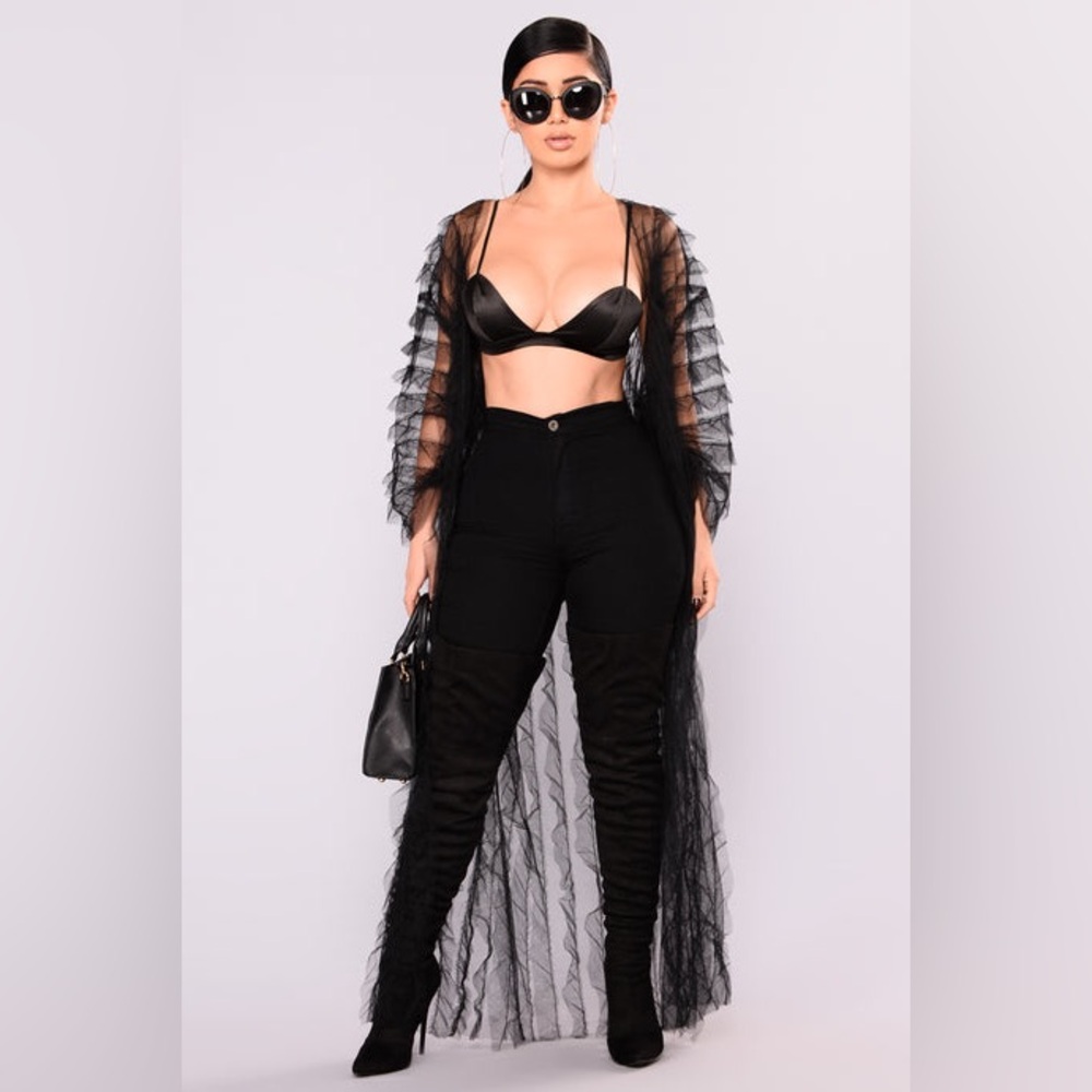 🖤 Sheer Romance Black Ruffle Duster – Size XL – Lace, Layers & Luxe Vibes 🖤